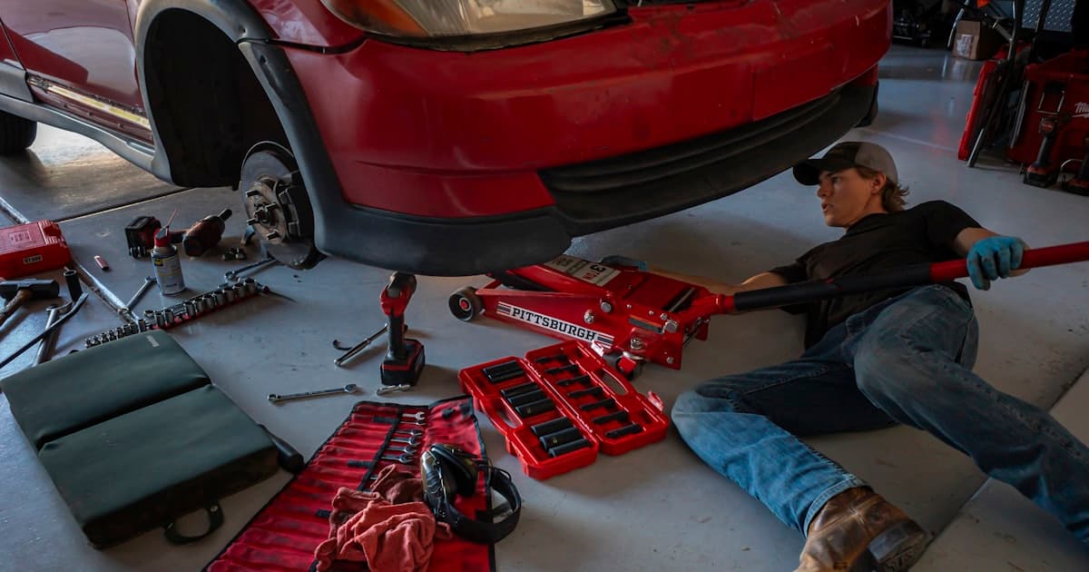 WhatsApp CRM for Automotive Service Centres: Book More Services, Reduce No-Shows